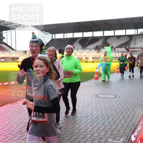 07.12.2025 - St. Pauli X-Mass-Run No. 15 Luisa Fischer http://msf.ph/oto/9378506 07.12.2025 10:30:08 Ziel 34, 3468, 4293, 1204, 10, 423, 426, 450, 458, 1039, 1090, 1091, 1198, 1201, 1204, 1209, 1373, 1548, 1550, 1669, 1677, 1842, 2001, 2878, 3080, 3115, 3468, 3469, 3470, 3494, 3497, 3516, 3517, 4007, 4009, 4126, 4264, 4266, 4293, 4296, 4440, 4472, 4476, 4531, 4533, 4534, 4546, 4695 meine-sportfotos.de