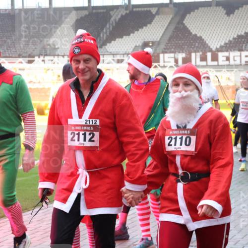 07.12.2025 - St. Pauli X-Mass-Run No. 15 Luisa Fischer http://msf.ph/oto/9378516 07.12.2025 10:04:53 Ziel 15, 965, 2112, 15, 2112, 15, 2110, 4667, 480, 173, 1906, 113, 709, 713, 1291, 1302, 1522, 1701, 1712, 1738, 1871, 1906, 2454, 2569, 2570, 3188, 3477, 3894, 3911, 4080, 4553, 4557, 4673 meine-sportfotos.de