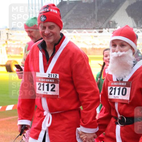 07.12.2025 - St. Pauli X-Mass-Run No. 15 Luisa Fischer http://msf.ph/oto/9378525 07.12.2025 10:04:54 Ziel 2112, 15, 2112, 15, 2110, 113, 709, 713, 1291, 1302, 1522, 1701, 1712, 1738, 1871, 1906, 2454, 2569, 2570, 3188, 3477, 3894, 3911, 4080, 4553, 4557, 4673 meine-sportfotos.de