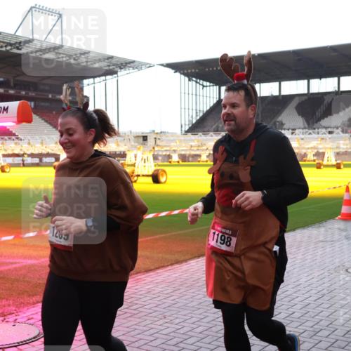 07.12.2025 - St. Pauli X-Mass-Run No. 15 Luisa Fischer http://msf.ph/oto/9378539 07.12.2025 10:30:13 Ziel 15, 1, 1269, 15, 1198, 147, 10, 423, 426, 450, 458, 1039, 1090, 1091, 1198, 1201, 1204, 1209, 1373, 1548, 1550, 1669, 1677, 1842, 2001, 2369, 2878, 3080, 3115, 3468, 3469, 3470, 3494, 3497, 3516, 3517, 4007, 4009, 4126, 4264, 4266, 4293, 4296, 4440, 4472, 4476, 4531, 4533, 4534, 4546, 4695 meine-sportfotos.de