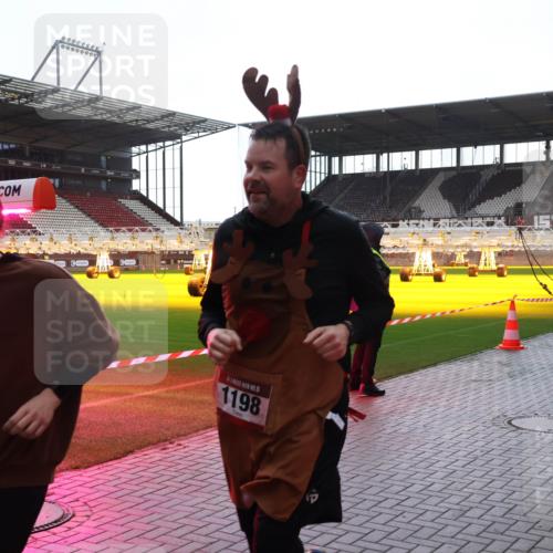 07.12.2025 - St. Pauli X-Mass-Run No. 15 Luisa Fischer http://msf.ph/oto/9378542 07.12.2025 10:30:14 Ziel 15, 1209, 5, 1198, 4476, 4472, 10, 423, 426, 450, 458, 1039, 1090, 1091, 1198, 1201, 1204, 1209, 1373, 1548, 1550, 1669, 1842, 2001, 2369, 2878, 3080, 3115, 3468, 3469, 3470, 3494, 3497, 3516, 3517, 4007, 4009, 4126, 4264, 4266, 4293, 4296, 4440, 4472, 4476, 4531, 4533, 4534, 4546, 4695 meine-sportfotos.de