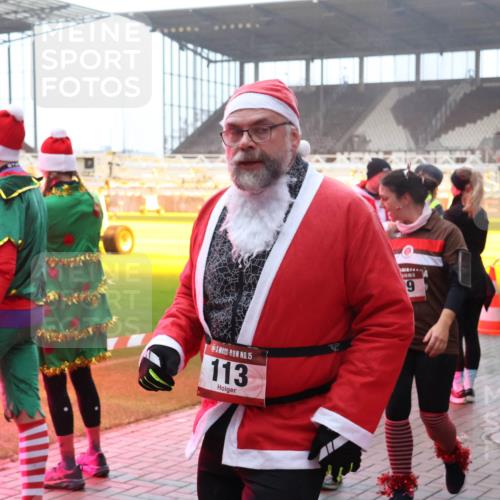07.12.2025 - St. Pauli X-Mass-Run No. 15 Luisa Fischer http://msf.ph/oto/9378564 07.12.2025 10:04:59 Ziel 15, 113, 9, 1738, 113, 713, 1217, 1291, 1302, 1522, 1701, 1712, 1738, 1871, 2454, 2569, 2570, 3188, 3477, 3894, 3911, 4080, 4553, 4557, 4673 meine-sportfotos.de