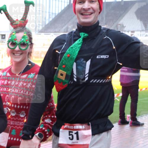 07.12.2025 - St. Pauli X-Mass-Run No. 15 Luisa Fischer http://msf.ph/oto/9378589 07.12.2025 11:09:45 Ziel 51, 44, 51, 59, 66, 266, 330, 335, 338, 341, 495, 496, 558, 619, 971, 1084, 1110, 1136, 1138, 1140, 1205, 1211, 1260, 1463, 1477, 1502, 1511, 1574, 1579, 1582, 1641, 1851, 1870, 1945, 1974, 2042, 2070, 2879, 2898, 3151, 4190, 4191 meine-sportfotos.de