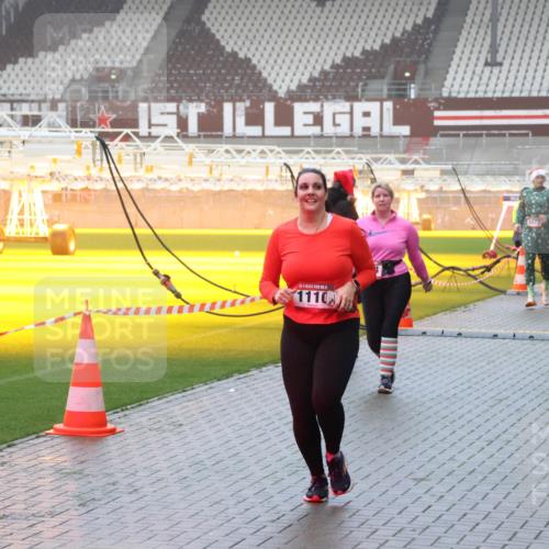 07.12.2025 - St. Pauli X-Mass-Run No. 15 Luisa Fischer http://msf.ph/oto/9378597 07.12.2025 11:09:47 Ziel 1110, 1477, 1641, 44, 51, 59, 66, 266, 330, 335, 338, 341, 495, 496, 558, 619, 971, 1084, 1110, 1136, 1138, 1140, 1205, 1211, 1260, 1463, 1477, 1502, 1511, 1574, 1579, 1582, 1641, 1851, 1870, 1945, 1974, 2042, 2070, 2879, 2898, 3151, 4190, 4191 meine-sportfotos.de