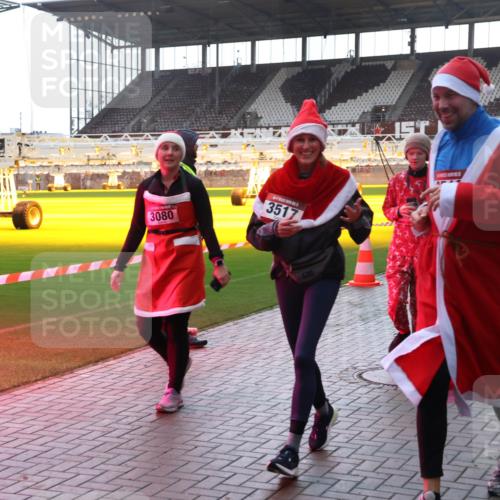 07.12.2025 - St. Pauli X-Mass-Run No. 15 Luisa Fischer http://msf.ph/oto/9378601 07.12.2025 10:30:24 Ziel 3080, 3517, 44, 10, 423, 426, 1039, 1090, 1091, 1198, 1201, 1204, 1209, 1669, 1696, 2369, 2878, 3080, 3468, 3469, 3494, 3497, 3516, 3517, 4009, 4126, 4293, 4296, 4472, 4476, 4533, 4534, 4546 meine-sportfotos.de