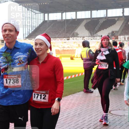 07.12.2025 - St. Pauli X-Mass-Run No. 15 Luisa Fischer http://msf.ph/oto/9378616 07.12.2025 10:05:03 Ziel 15, 27, 15, 1738, 15, 1712, 3519, 15, 1302, 113, 713, 1217, 1291, 1302, 1522, 1701, 1712, 1738, 1871, 2454, 2569, 2570, 3188, 3477, 3894, 3911, 4080, 4553, 4557, 4673 meine-sportfotos.de