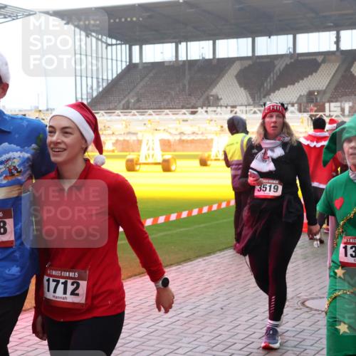 07.12.2025 - St. Pauli X-Mass-Run No. 15 Luisa Fischer http://msf.ph/oto/9378618 07.12.2025 10:05:03 Ziel 15, 1738, 15, 1712, 1, 3519, 15, 1302, 628, 113, 713, 1217, 1291, 1302, 1522, 1701, 1712, 1738, 1871, 2454, 2569, 2570, 3188, 3477, 3894, 3911, 4080, 4553, 4557, 4673 meine-sportfotos.de