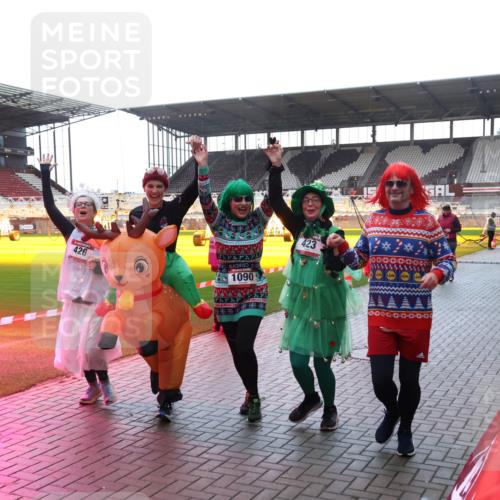 07.12.2025 - St. Pauli X-Mass-Run No. 15 Luisa Fischer http://msf.ph/oto/9378662 07.12.2025 10:30:31 Ziel 426, 1090, 423, 10, 423, 426, 1090, 1091, 1198, 1201, 1204, 1209, 1669, 1696, 2369, 2878, 3494, 3497, 3516, 3517, 4472, 4476, 4533, 4534, 4546 meine-sportfotos.de