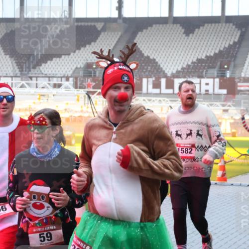 07.12.2025 - St. Pauli X-Mass-Run No. 15 Luisa Fischer http://msf.ph/oto/9378681 07.12.2025 11:10:08 Ziel 15, 10, 66, 15, 59, 15, 1582, 1157, 814, 44, 51, 59, 66, 266, 330, 696, 720, 737, 753, 755, 814, 863, 971, 1084, 1110, 1157, 1163, 1463, 1477, 1579, 1582, 1641, 1851, 1870, 1945, 1974, 2042, 3151, 4190, 4191 meine-sportfotos.de