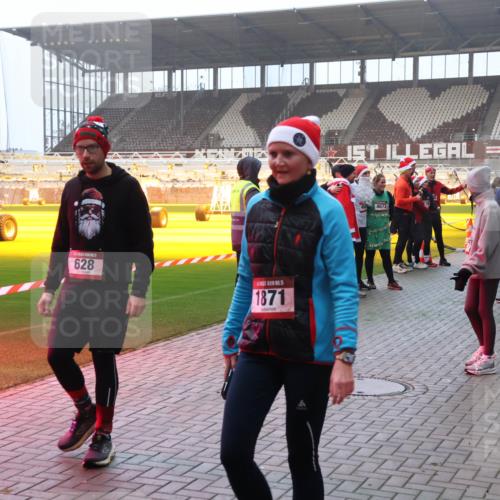 07.12.2025 - St. Pauli X-Mass-Run No. 15 Luisa Fischer http://msf.ph/oto/9378708 07.12.2025 10:05:09 Ziel 628, 1871, 4673, 1425, 2570, 113, 713, 1217, 1291, 1302, 1522, 1701, 1712, 1738, 1871, 1973, 1991, 2168, 2249, 2454, 2569, 2570, 2856, 2866, 3188, 3477, 3894, 3911, 4080, 4553, 4557, 4673 meine-sportfotos.de