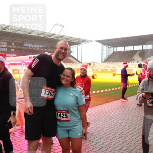 07.12.2025 - St. Pauli X-Mass-Run No. 15 Luisa Fischer http://msf.ph/oto/9378760 07.12.2025 10:05:24 Ziel 2570, 1569, 5, 1307, 15, 1425, 3, 114, 202, 210, 292, 699, 713, 1217, 1522, 1701, 1973, 1991, 2168, 2249, 2569, 2570, 2856, 2866, 3186, 3307, 3311, 3477, 3894, 3911, 4080, 4553, 4557 meine-sportfotos.de