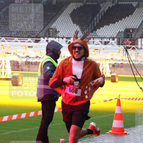 07.12.2025 - St. Pauli X-Mass-Run No. 15 Luisa Fischer http://msf.ph/oto/9378781 07.12.2025 10:31:00 Ziel 15, 608, 594, 601, 608, 1696, 1698, 1700, 2537, 2910, 3936, 3940, 3982, 3986, 4845, 4847 meine-sportfotos.de