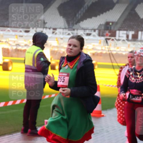 07.12.2025 - St. Pauli X-Mass-Run No. 15 Luisa Fischer http://msf.ph/oto/9378784 07.12.2025 11:10:19 Ziel 755, 59, 66, 266, 330, 696, 720, 737, 753, 755, 814, 863, 971, 1084, 1157, 1163, 1463, 1477, 1579, 1582, 1641, 1851, 1870, 1945, 1974, 2042, 3151, 4190, 4191 meine-sportfotos.de