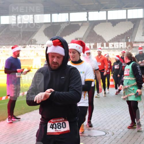07.12.2025 - St. Pauli X-Mass-Run No. 15 Luisa Fischer http://msf.ph/oto/9378788 07.12.2025 10:05:28 Ziel 4573, 3002, 389, 15, 4080, 114, 202, 210, 292, 699, 713, 1121, 1217, 1481, 1661, 1761, 1973, 1991, 2168, 2249, 2569, 2570, 2856, 2866, 3186, 3307, 3311, 3477, 3894, 4036, 4080, 4553, 4557 meine-sportfotos.de