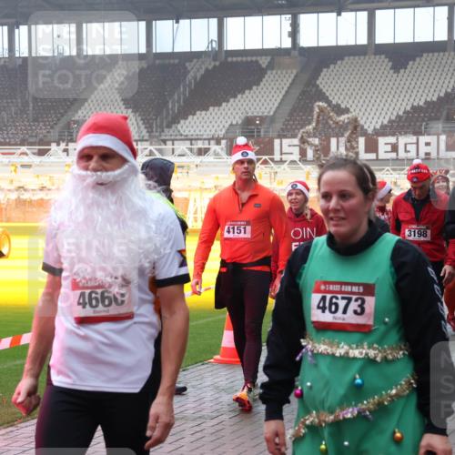 07.12.2025 - St. Pauli X-Mass-Run No. 15 Luisa Fischer http://msf.ph/oto/9378803 07.12.2025 10:05:32 Ziel 389, 4660, 4151, 4, 5, 4673, 3198, 3337, 1522, 114, 202, 210, 292, 543, 668, 699, 713, 950, 1121, 1217, 1316, 1374, 1481, 1661, 1761, 1973, 1991, 2168, 2249, 2856, 2866, 3186, 3307, 3311, 3386, 3894, 4036, 4080, 4553, 4556, 4557, 4558 meine-sportfotos.de