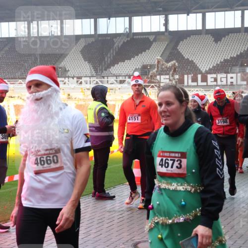 07.12.2025 - St. Pauli X-Mass-Run No. 15 Luisa Fischer http://msf.ph/oto/9378808 07.12.2025 10:05:32 Ziel 389, 15, 4660, 4151, 5, 4673, 3198, 3337, 155, 3186, 114, 202, 210, 292, 543, 668, 699, 713, 950, 1121, 1217, 1316, 1374, 1481, 1661, 1761, 1973, 1991, 2168, 2249, 2856, 2866, 3186, 3307, 3311, 3386, 3894, 4036, 4080, 4553, 4556, 4557, 4558 meine-sportfotos.de