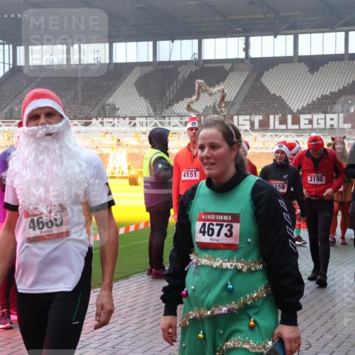 07.12.2025 - St. Pauli X-Mass-Run No. 15 Luisa Fischer http://msf.ph/oto/9378809 07.12.2025 10:05:32 Ziel 4609, 4151, 15, 4673, 5337, 3198, 359, 28, 114, 202, 210, 292, 543, 668, 699, 713, 950, 1121, 1217, 1316, 1374, 1481, 1661, 1761, 1973, 1991, 2168, 2249, 2856, 2866, 3186, 3307, 3311, 3386, 3894, 4036, 4080, 4553, 4556, 4557, 4558 meine-sportfotos.de