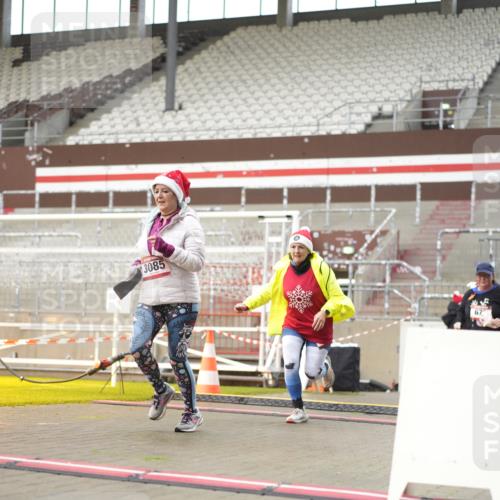 07.12.2025 - St. Pauli X-Mass-Run No. 15 Patografie http://msf.ph/oto/9378810 07.12.2025 10:11:31 Ziel 670, 2909, 3085, 3354, 3909, 4499, 4525, 4659, 4661, 4662 meine-sportfotos.de