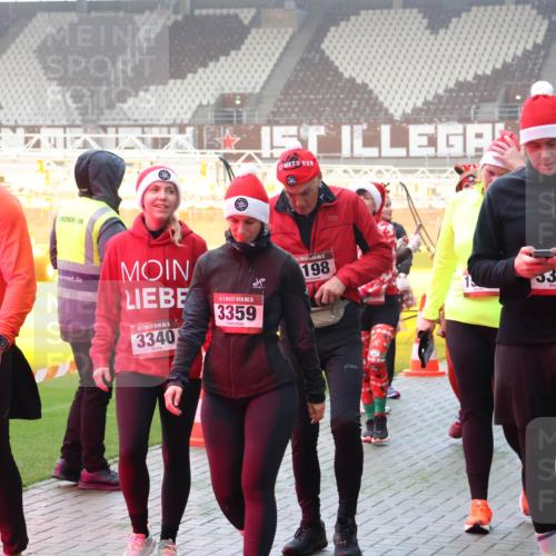 07.12.2025 - St. Pauli X-Mass-Run No. 15 Luisa Fischer http://msf.ph/oto/9378818 07.12.2025 10:05:35 Ziel 15, 4151, 15, 3340, 15, 3359, 198, 5337, 2856, 114, 202, 210, 292, 543, 668, 699, 950, 1121, 1217, 1316, 1374, 1481, 1661, 1761, 1973, 1991, 2168, 2249, 2856, 2866, 3186, 3307, 3311, 3386, 4036, 4080, 4553, 4556, 4557, 4558 meine-sportfotos.de