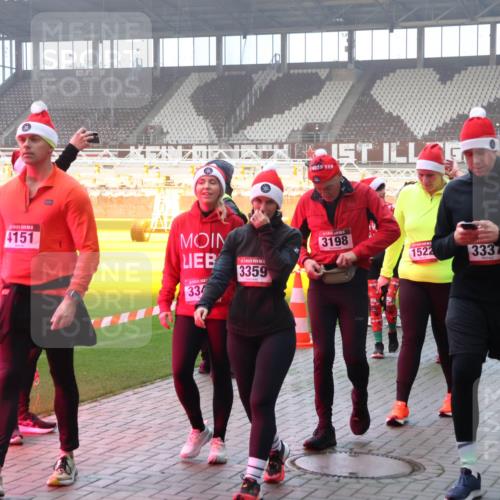 07.12.2025 - St. Pauli X-Mass-Run No. 15 Luisa Fischer http://msf.ph/oto/9378824 07.12.2025 10:05:36 Ziel 4151, 3198, 1522, 3337, 3359, 2856, 334, 114, 202, 210, 292, 543, 668, 699, 950, 1121, 1217, 1316, 1374, 1481, 1661, 1761, 1973, 1991, 2168, 2249, 2856, 2866, 3186, 3307, 3311, 3386, 4036, 4080, 4553, 4556, 4557, 4558 meine-sportfotos.de
