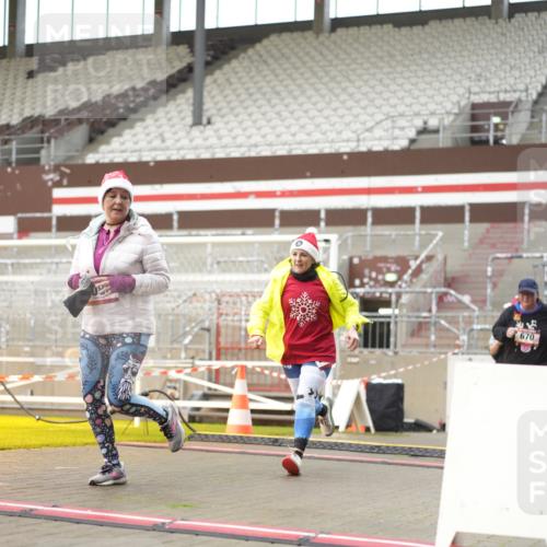 07.12.2025 - St. Pauli X-Mass-Run No. 15 Patografie http://msf.ph/oto/9378825 07.12.2025 10:11:31 Ziel 670, 2909, 3085, 3354, 3909, 4499, 4525, 4659, 4661, 4662 meine-sportfotos.de