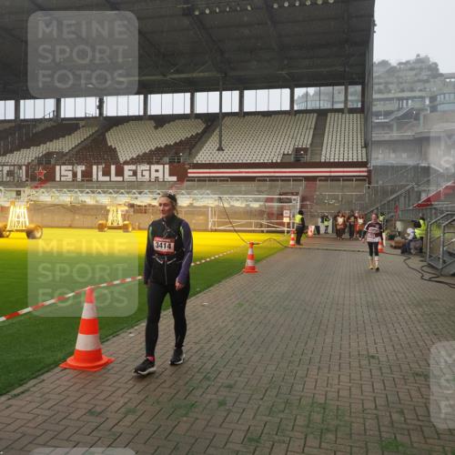 07.12.2025 - St. Pauli X-Mass-Run No. 15 Fabian Wolf http://msf.ph/oto/9378826 07.12.2025 10:07:15 Ziel 421, 792, 1572, 2983, 3414, 3945 meine-sportfotos.de