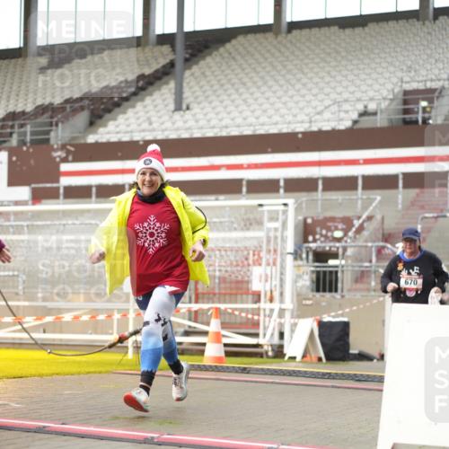 07.12.2025 - St. Pauli X-Mass-Run No. 15 Patografie http://msf.ph/oto/9378837 07.12.2025 10:11:32 Ziel 670, 2909, 3085, 3909, 4659, 4661, 4662 meine-sportfotos.de