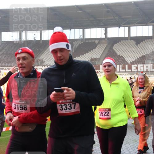 07.12.2025 - St. Pauli X-Mass-Run No. 15 Luisa Fischer http://msf.ph/oto/9378846 07.12.2025 10:05:39 Ziel 3198, 3337, 15, 1522, 114, 2856, 318, 286, 114, 202, 210, 292, 543, 668, 699, 950, 1121, 1217, 1316, 1374, 1481, 1661, 1761, 1973, 1991, 2168, 2249, 2856, 2866, 3186, 3307, 3311, 3386, 4036, 4556, 4558 meine-sportfotos.de