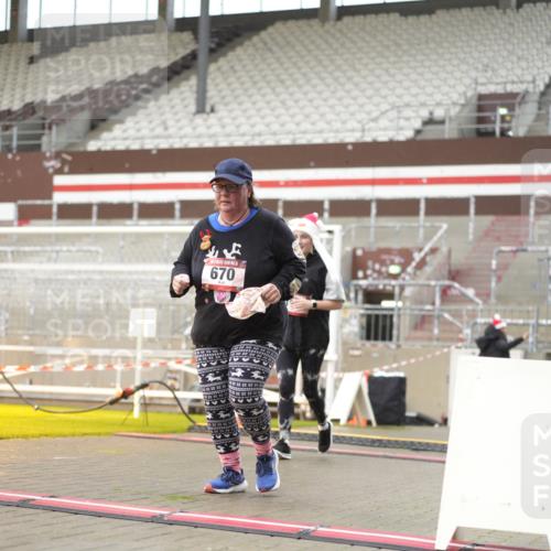 07.12.2025 - St. Pauli X-Mass-Run No. 15 Patografie http://msf.ph/oto/9378857 07.12.2025 10:11:34 Ziel 670, 2909, 3085, 3909, 4662 meine-sportfotos.de