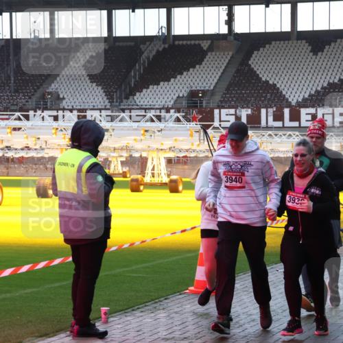 07.12.2025 - St. Pauli X-Mass-Run No. 15 Luisa Fischer http://msf.ph/oto/9378860 07.12.2025 10:31:14 Ziel 3940, 3932, 07, 594, 601, 608, 1015, 1075, 1698, 1700, 2537, 2910, 3936, 3940, 3982, 3986, 4464, 4845, 4847 meine-sportfotos.de