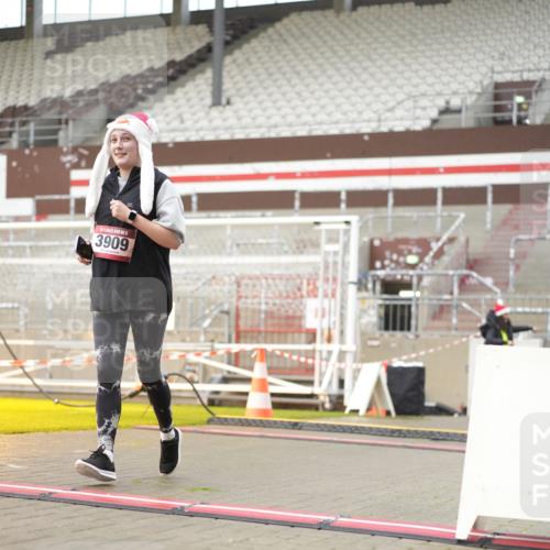07.12.2025 - St. Pauli X-Mass-Run No. 15 Patografie http://msf.ph/oto/9378878 07.12.2025 10:11:35 Ziel 670, 2909, 3085, 3909, 4662 meine-sportfotos.de