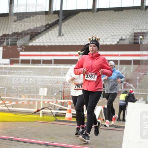07.12.2025 - St. Pauli X-Mass-Run No. 15 Patografie http://msf.ph/oto/9378884 07.12.2025 10:11:42 Ziel 670, 2906, 2909, 3085, 3761, 3767, 3909, 3935 meine-sportfotos.de