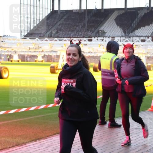 07.12.2025 - St. Pauli X-Mass-Run No. 15 Luisa Fischer http://msf.ph/oto/9378920 07.12.2025 10:31:30 Ziel 5, 245, 343, 594, 601, 608, 1015, 1075, 1545, 1698, 1700, 2073, 2171, 2172, 2537, 2914, 3889, 3936, 3940, 3982, 3986, 4464, 4845, 4847 meine-sportfotos.de