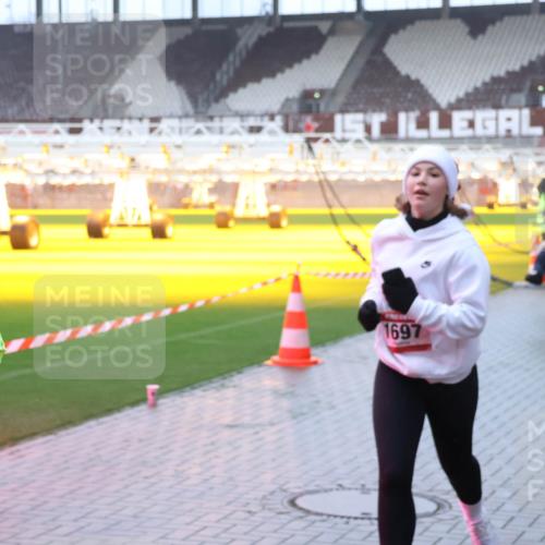 07.12.2025 - St. Pauli X-Mass-Run No. 15 Luisa Fischer http://msf.ph/oto/9378925 07.12.2025 11:10:46 Ziel 2371, 1697, 29, 30, 31, 42, 49, 53, 122, 134, 720, 737, 745, 753, 755, 980, 1064, 1066, 1163, 1298, 1299, 1380, 1398, 1692, 1694, 1697, 1739, 1740, 2371, 3124, 3136 meine-sportfotos.de