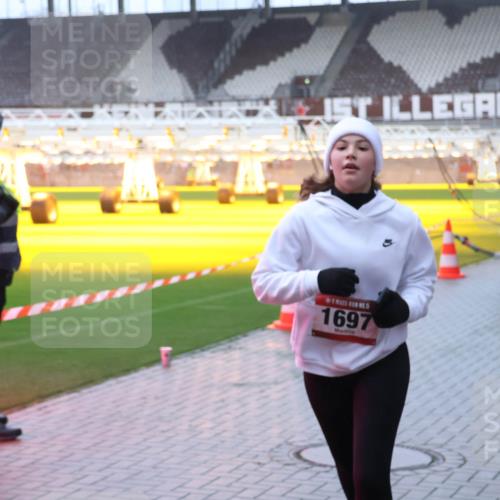 07.12.2025 - St. Pauli X-Mass-Run No. 15 Luisa Fischer http://msf.ph/oto/9378929 07.12.2025 11:10:46 Ziel 1697, 29, 30, 31, 42, 49, 53, 122, 134, 720, 737, 745, 753, 755, 980, 1064, 1066, 1163, 1298, 1299, 1380, 1398, 1692, 1694, 1697, 1739, 1740, 2371, 3124, 3136 meine-sportfotos.de