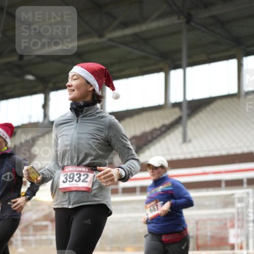 07.12.2025 - St. Pauli X-Mass-Run No. 15 Patografie http://msf.ph/oto/9378936 07.12.2025 10:11:49 Ziel 756, 1687, 1688, 2177, 2906, 3761, 3767, 3909, 3932, 3935 meine-sportfotos.de