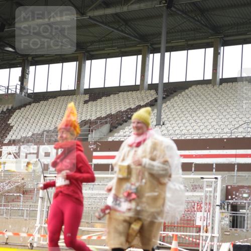 07.12.2025 - St. Pauli X-Mass-Run No. 15 Patografie http://msf.ph/oto/9378958 07.12.2025 10:11:54 Ziel 756, 1389, 1687, 1688, 1833, 2177, 2906, 3761, 3767, 3870, 3932, 3935, 4658 meine-sportfotos.de