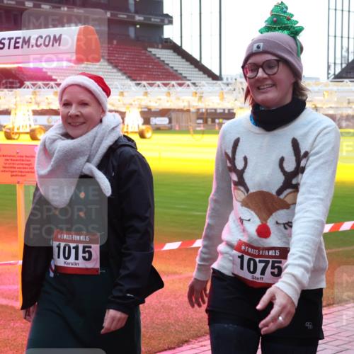 07.12.2025 - St. Pauli X-Mass-Run No. 15 Luisa Fischer http://msf.ph/oto/9378964 07.12.2025 10:31:46 Ziel 15, 1015, 15, 1075, 343, 1015, 1075, 1545, 1818, 2073, 2171, 2172, 2540, 2541, 2914, 3889, 3895, 3896, 3897, 4412, 4464 meine-sportfotos.de