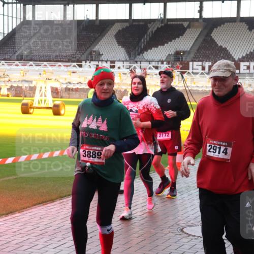 07.12.2025 - St. Pauli X-Mass-Run No. 15 Luisa Fischer http://msf.ph/oto/9378987 07.12.2025 10:31:57 Ziel 15, 3889, 2172, 15, 2914, 2073, 343, 1545, 1818, 2073, 2171, 2172, 2352, 2418, 2540, 2541, 2914, 3889, 3895, 3896, 3897, 3969, 4412, 4467, 4518, 4519, 4520 meine-sportfotos.de