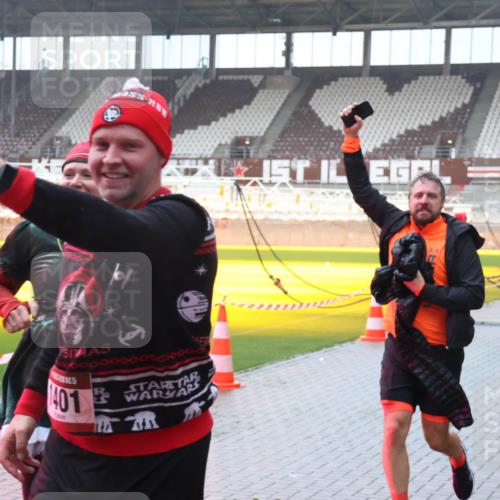 07.12.2025 - St. Pauli X-Mass-Run No. 15 Luisa Fischer http://msf.ph/oto/9379002 07.12.2025 11:10:54 Ziel 401, 29, 30, 31, 42, 49, 53, 122, 134, 745, 753, 980, 1064, 1066, 1298, 1299, 1380, 1398, 1584, 1626, 1692, 1694, 1697, 1739, 1740, 2371, 3124, 3136, 4574 meine-sportfotos.de