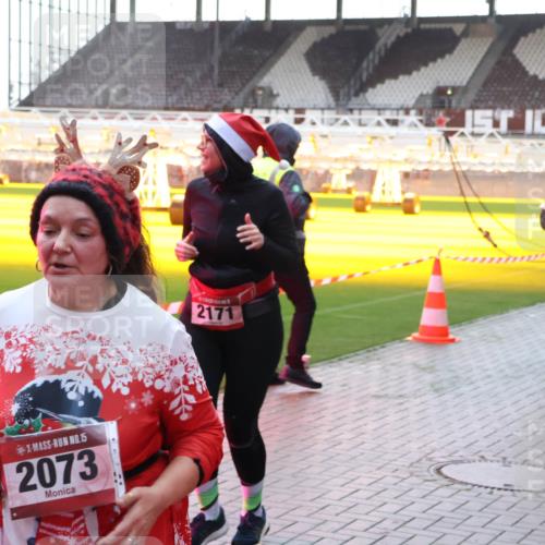 07.12.2025 - St. Pauli X-Mass-Run No. 15 Luisa Fischer http://msf.ph/oto/9379012 07.12.2025 10:32:01 Ziel 15, 2073, 2171, 1, 343, 1545, 1818, 2073, 2171, 2172, 2352, 2418, 2540, 2541, 2914, 3267, 3716, 3806, 3808, 3889, 3895, 3896, 3897, 3969, 4412, 4467, 4484, 4495, 4504, 4518, 4519, 4520 meine-sportfotos.de