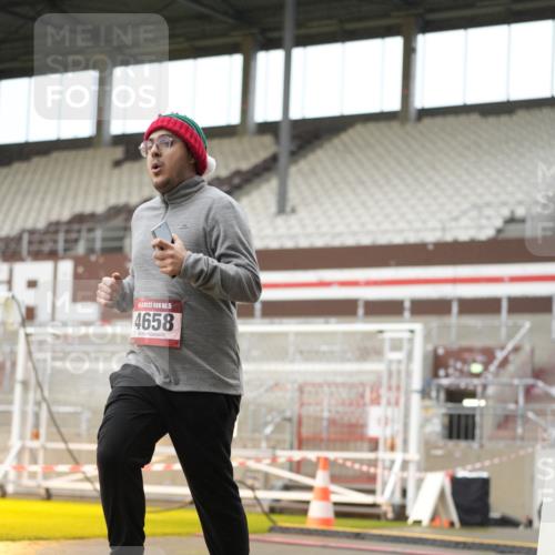 07.12.2025 - St. Pauli X-Mass-Run No. 15 Patografie http://msf.ph/oto/9379017 07.12.2025 10:11:59 Ziel 756, 1389, 1526, 1687, 1688, 1833, 2177, 2906, 3870, 3932, 3935, 4658 meine-sportfotos.de