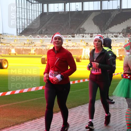 07.12.2025 - St. Pauli X-Mass-Run No. 15 Luisa Fischer http://msf.ph/oto/9379020 07.12.2025 10:05:53 Ziel 15, 403, 1121, 1973, 216, 2, 3, 54, 114, 123, 202, 210, 292, 363, 385, 512, 543, 668, 699, 945, 950, 1121, 1215, 1222, 1316, 1374, 1481, 1661, 1761, 1789, 2856, 2866, 3186, 3231, 3307, 3311, 3386, 4036, 4195, 4552, 4555, 4556, 4558, 4559, 4560 meine-sportfotos.de