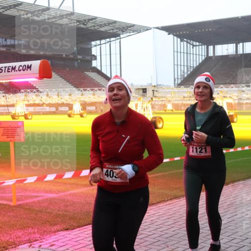 07.12.2025 - St. Pauli X-Mass-Run No. 15 Luisa Fischer http://msf.ph/oto/9379030 07.12.2025 10:05:54 Ziel 4, 40, 5, 1121, 2, 3, 54, 114, 123, 202, 210, 292, 363, 385, 512, 543, 668, 699, 945, 950, 1121, 1215, 1222, 1316, 1374, 1481, 1661, 1761, 1789, 1791, 2856, 2866, 3186, 3231, 3307, 3311, 3386, 4036, 4195, 4552, 4555, 4556, 4558, 4559, 4560 meine-sportfotos.de