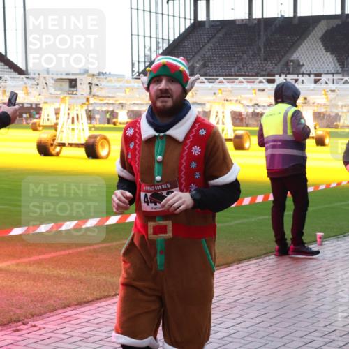 07.12.2025 - St. Pauli X-Mass-Run No. 15 Luisa Fischer http://msf.ph/oto/9379031 07.12.2025 10:32:04 Ziel 15, 1818, 343, 750, 752, 1545, 1818, 2073, 2171, 2172, 2352, 2418, 2540, 2541, 2914, 3267, 3716, 3806, 3808, 3889, 3895, 3896, 3897, 3969, 4412, 4467, 4484, 4495, 4504, 4518, 4519, 4520 meine-sportfotos.de