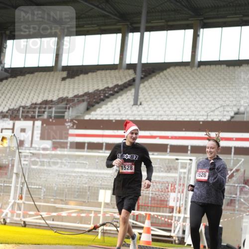 07.12.2025 - St. Pauli X-Mass-Run No. 15 Patografie http://msf.ph/oto/9379032 07.12.2025 10:12:02 Ziel 756, 1389, 1526, 1687, 1688, 1833, 2177, 3870, 3932, 3935, 4658 meine-sportfotos.de