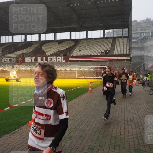 07.12.2025 - St. Pauli X-Mass-Run No. 15 Fabian Wolf http://msf.ph/oto/9379037 07.12.2025 10:07:24 Ziel 256, 265, 272, 517, 657, 685, 716, 767, 1187, 1234, 2983 meine-sportfotos.de