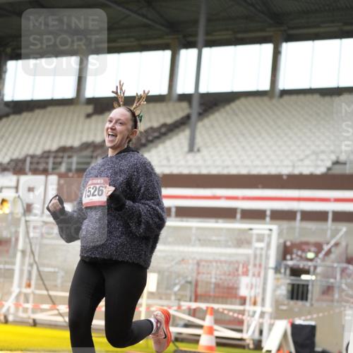 07.12.2025 - St. Pauli X-Mass-Run No. 15 Patografie http://msf.ph/oto/9379044 07.12.2025 10:12:03 Ziel 756, 1389, 1526, 1687, 1688, 1833, 2177, 3870, 3932, 4658 meine-sportfotos.de