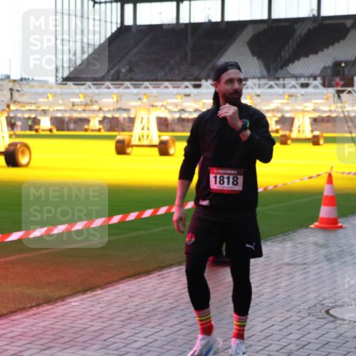 07.12.2025 - St. Pauli X-Mass-Run No. 15 Luisa Fischer http://msf.ph/oto/9379045 07.12.2025 10:32:05 Ziel 1818, 343, 750, 752, 1545, 1818, 2073, 2171, 2172, 2352, 2418, 2540, 2541, 2914, 3267, 3716, 3806, 3808, 3889, 3895, 3896, 3897, 3969, 4412, 4467, 4484, 4495, 4504, 4518, 4519, 4520 meine-sportfotos.de