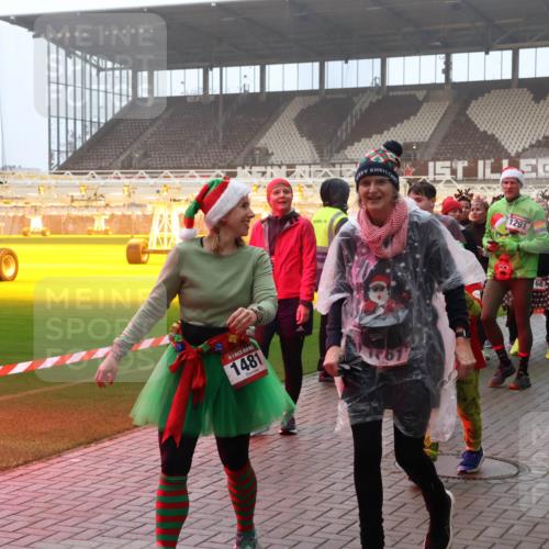 07.12.2025 - St. Pauli X-Mass-Run No. 15 Luisa Fischer http://msf.ph/oto/9379046 07.12.2025 10:05:56 Ziel 1481, 61, 1291, 210, 2, 3, 54, 114, 123, 202, 210, 292, 363, 385, 512, 543, 668, 699, 945, 950, 1121, 1215, 1222, 1316, 1374, 1481, 1661, 1761, 1789, 1791, 2856, 2866, 3186, 3231, 3307, 3311, 3386, 4036, 4194, 4195, 4552, 4555, 4556, 4558, 4559, 4560 meine-sportfotos.de